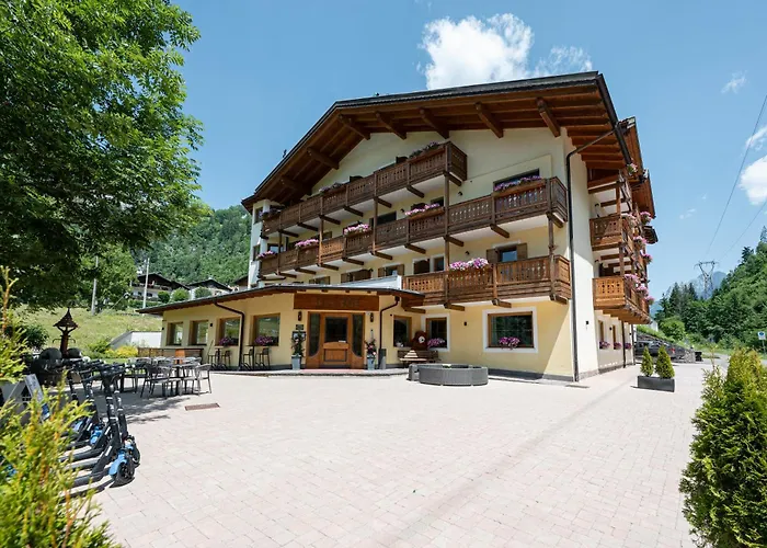 Flos Hotel