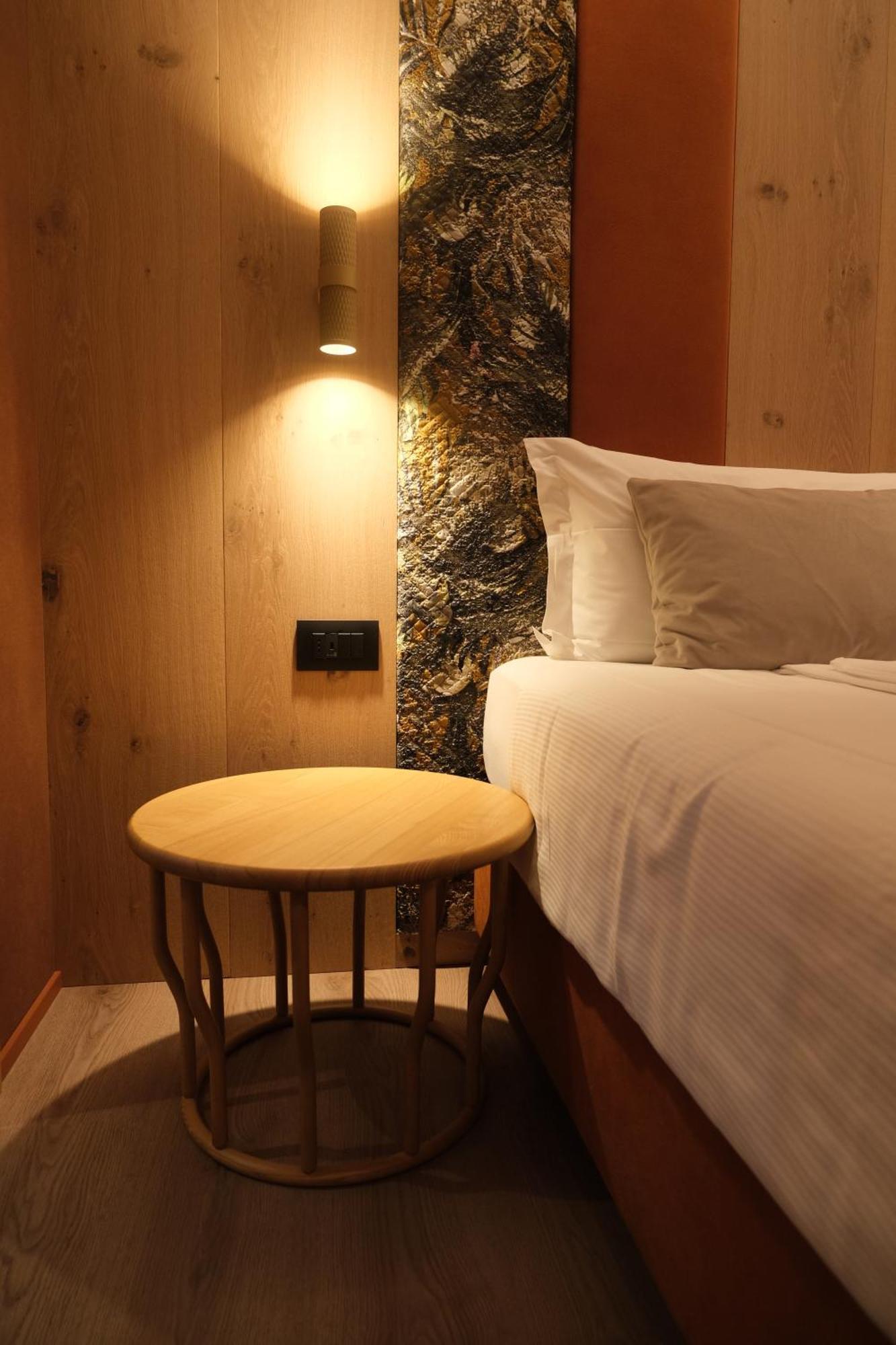 Flos Hotel 3*